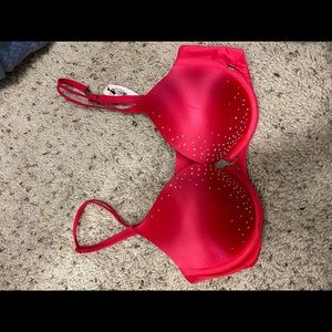 Brand New Victoria Secret Bra size 32D